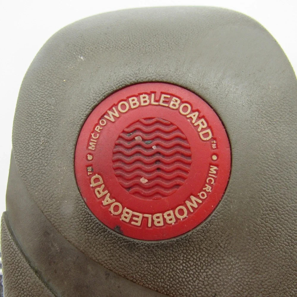 FitFlop Thong Sandals Women Size‎ 8 Grey Rhinestone Microwobbleboard Flip Flop